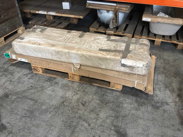 Diverse radiator ongebruikt (5x) - afbeelding 1 van  5