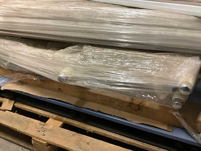 Diverse radiatoren (8x) - afbeelding 4 van  6