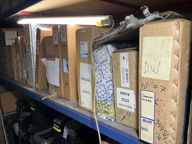 Diverse radiatoren en condensatoren (17x) - afbeelding 1 van  11