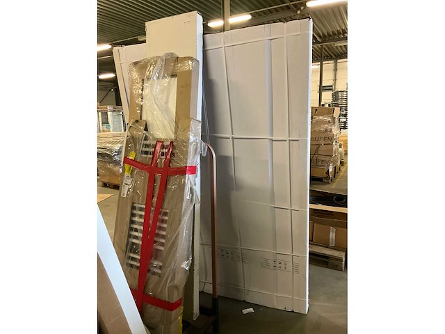 Diverse radiatoren en douchewanden (13x) - afbeelding 7 van  16