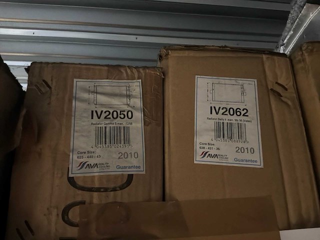Diverse radiatoren voor iveco (12x) - afbeelding 7 van  8