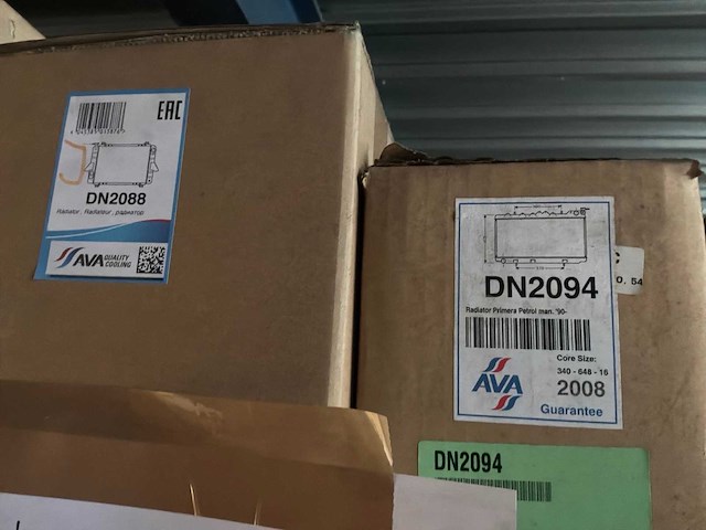 Diverse radiatoren voor nissan (13x) - afbeelding 5 van  9