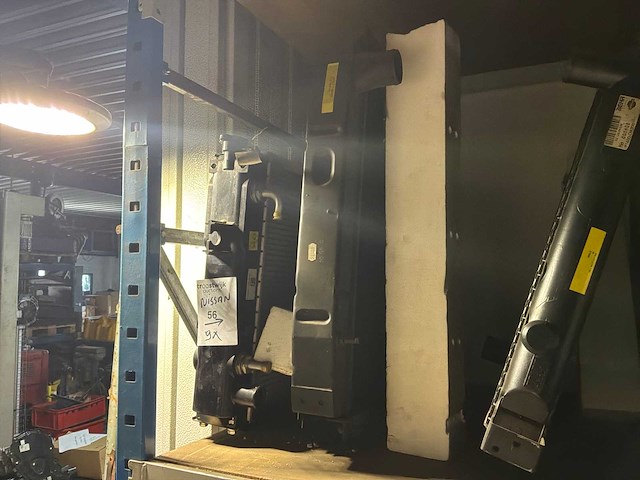 Diverse radiatoren voor nissan en volvo (9x) - afbeelding 8 van  9