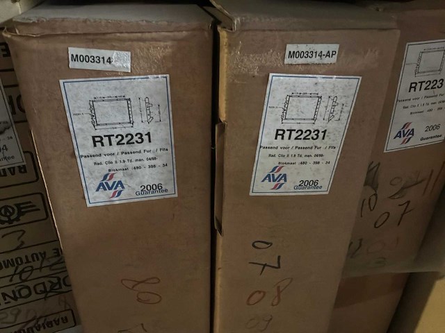 Diverse radiatoren voor renault (13x) - afbeelding 10 van  11