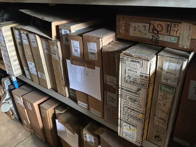 Diverse radiatoren voor renault (15x) - afbeelding 1 van  10