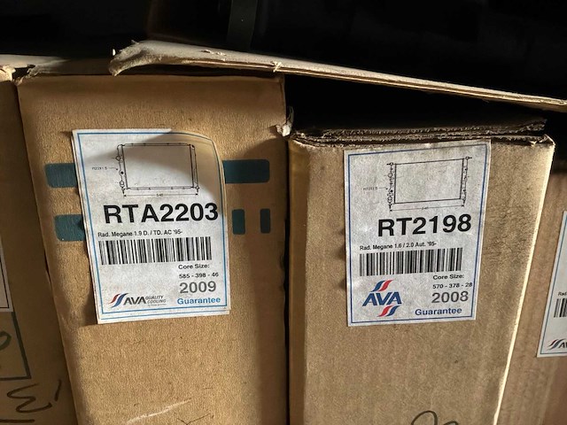Diverse radiatoren voor renault (15x) - afbeelding 10 van  10