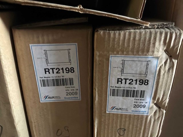 Diverse radiatoren voor renault (15x) - afbeelding 11 van  12