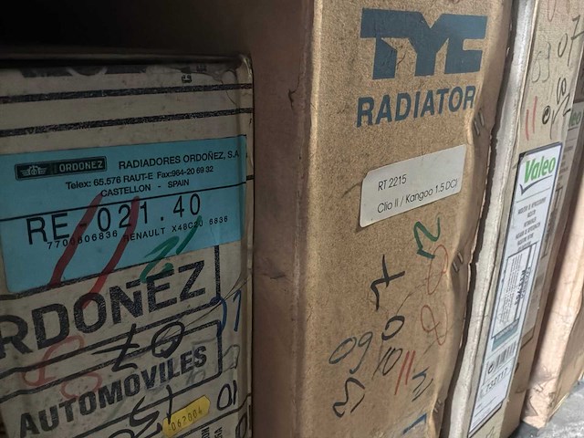 Diverse radiatoren voor renault (16x) - afbeelding 6 van  9