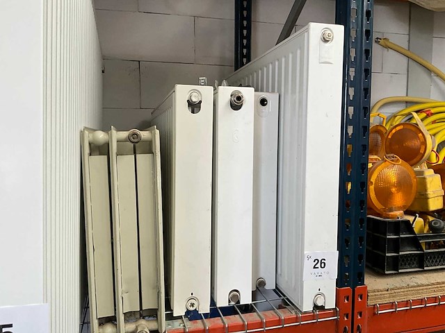 Diverse radiators (5x) - afbeelding 1 van  7
