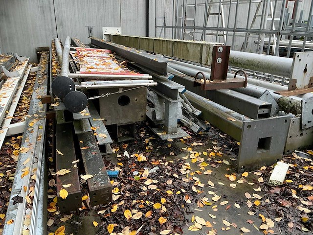 Diverse reclamezuilen (13x) en h-profielen - afbeelding 5 van  7