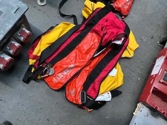Diverse reddingsvest (8x) - afbeelding 3 van  5