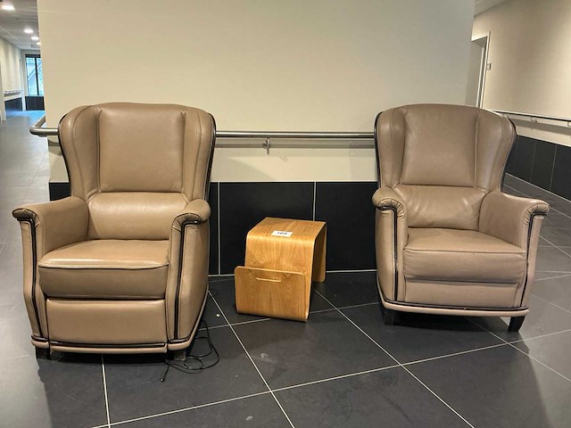 Diverse relax fauteuils (2x) - afbeelding 1 van  5
