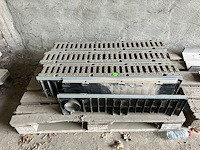 Diverse resten vloergoten - afbeelding 2 van  6