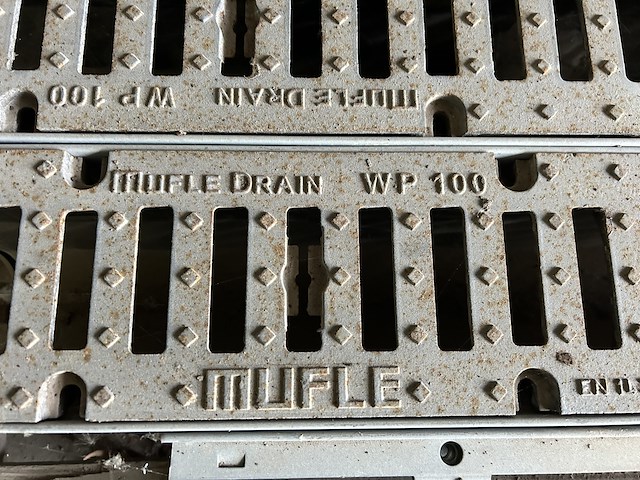 Diverse resten vloergoten - afbeelding 3 van  6