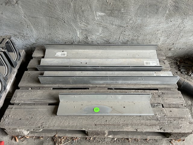 Diverse resten vloergoten - afbeelding 4 van  6