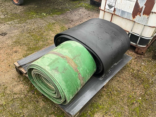 Diverse rollen rubber (2x) - afbeelding 1 van  8