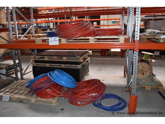 Diverse rollen sanitaire buis - afbeelding 1 van  2