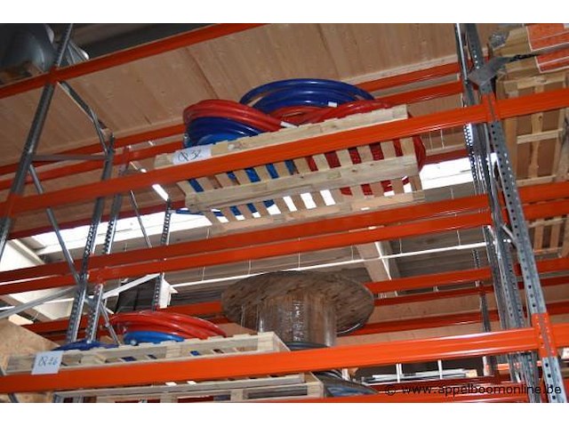 Diverse rollen sanitaire buis - afbeelding 2 van  2