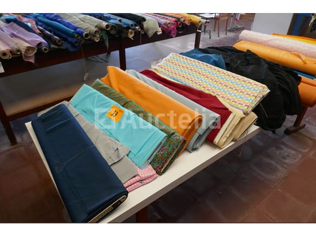 Diverse rollen stof deel 3 - afbeelding 1 van  8