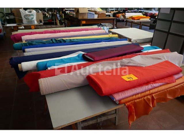 Diverse rollen stof deel 4 - afbeelding 1 van  7