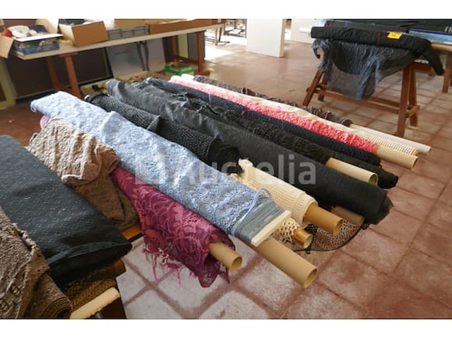 Diverse rollen stof deel 5 - afbeelding 3 van  8