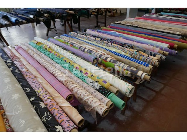 Diverse rollen stof deel 6 - afbeelding 1 van  7