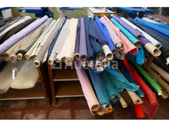 Diverse rollen stof deel 9 - afbeelding 1 van  7