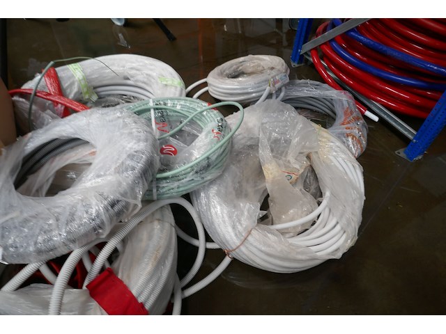 Diverse rollen voorbedrade elektriciteitskabels - afbeelding 2 van  3