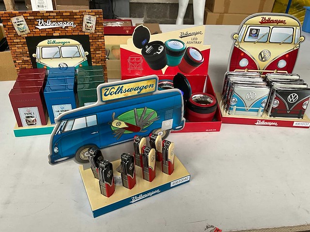 Diverse rookwaren accessoires in volkswagen thema - afbeelding 1 van  5