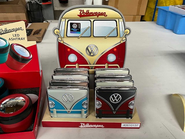 Diverse rookwaren accessoires in volkswagen thema - afbeelding 3 van  5