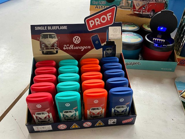 Diverse rookwaren accessoires in volkswagen thema - afbeelding 2 van  4
