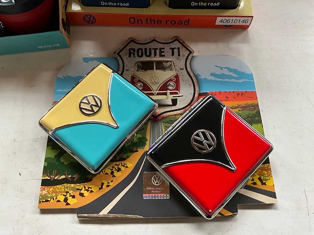 Diverse rookwaren accessoires in volkswagen thema - afbeelding 3 van  4