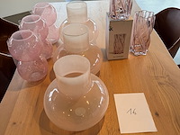 Diverse roze vazen - afbeelding 5 van  7