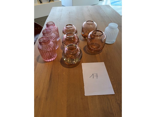 Diverse roze vazen - afbeelding 1 van  6