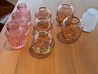 Diverse roze vazen - afbeelding 4 van  6