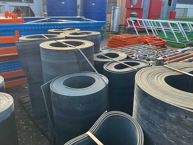 Diverse rubberen transportbanden (11x) - afbeelding 1 van  8
