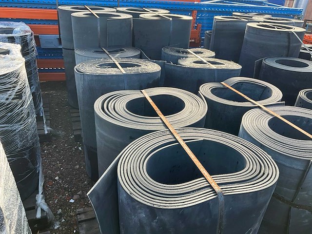 Diverse rubberen transportbanden (12x) - afbeelding 1 van  9