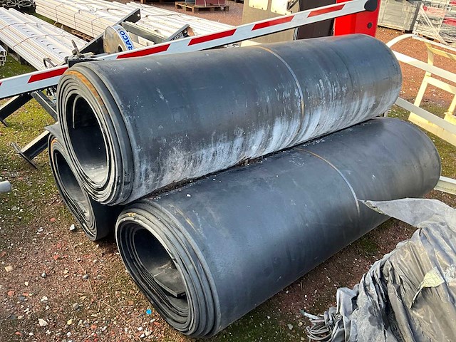 Diverse rubberen transportbanden (3x) - afbeelding 1 van  5