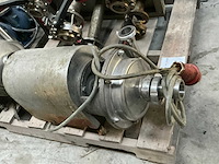 Diverse rvs centrifugaalpompen (2x) - afbeelding 2 van  6
