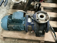 Diverse rvs centrifugaalpompen (2x) - afbeelding 4 van  6