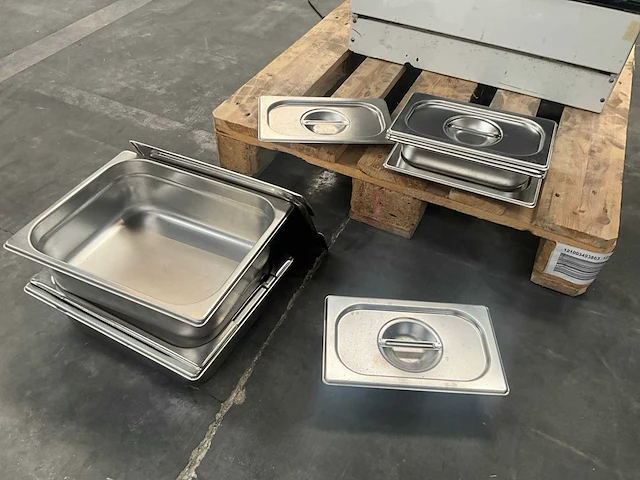 Diverse rvs gastronormbakken (6x) - afbeelding 1 van  7