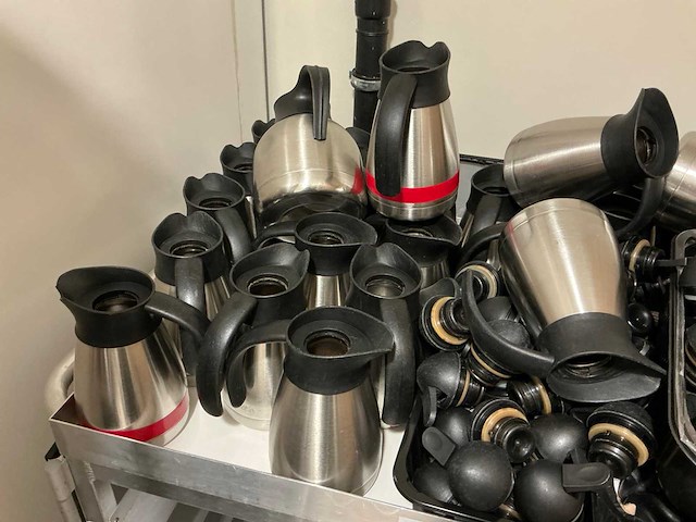 Diverse rvs koffiekannen (95x) - afbeelding 6 van  8