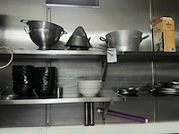 Diverse rvs legborden met inhoud - afbeelding 3 van  5