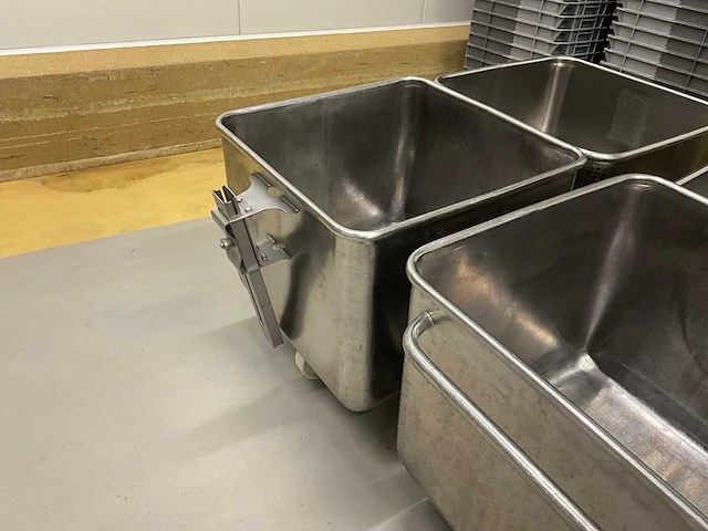 Diverse rvs normwagens 120 l (5x) - afbeelding 7 van  9