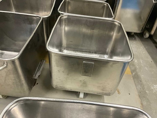 Diverse rvs normwagens 120 l (5x) - afbeelding 8 van  9