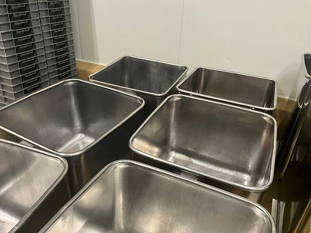 Diverse rvs normwagens 120 l (5x) - afbeelding 6 van  9