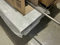 Diverse rvs spoelbakken en installatiematerialen - afbeelding 9 van  11