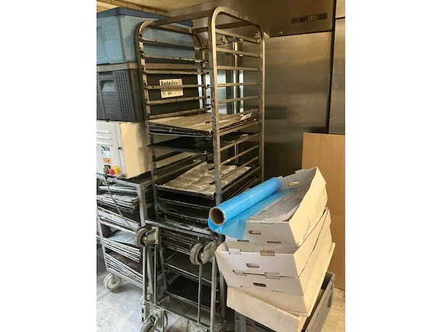 Diverse rvs transportwagens (3x) - afbeelding 2 van  2