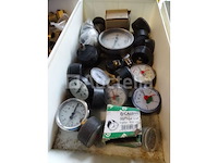 Diverse sanitaire accessoires, verwarming in 4 geberit-containers - afbeelding 5 van  22