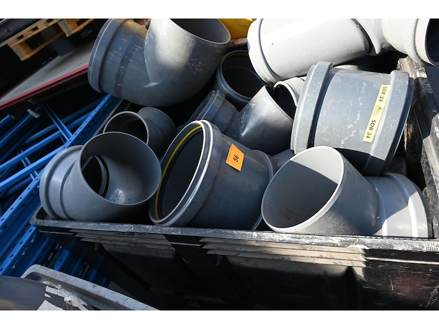 Diverse sanitaire hulpstukken - afbeelding 2 van  3